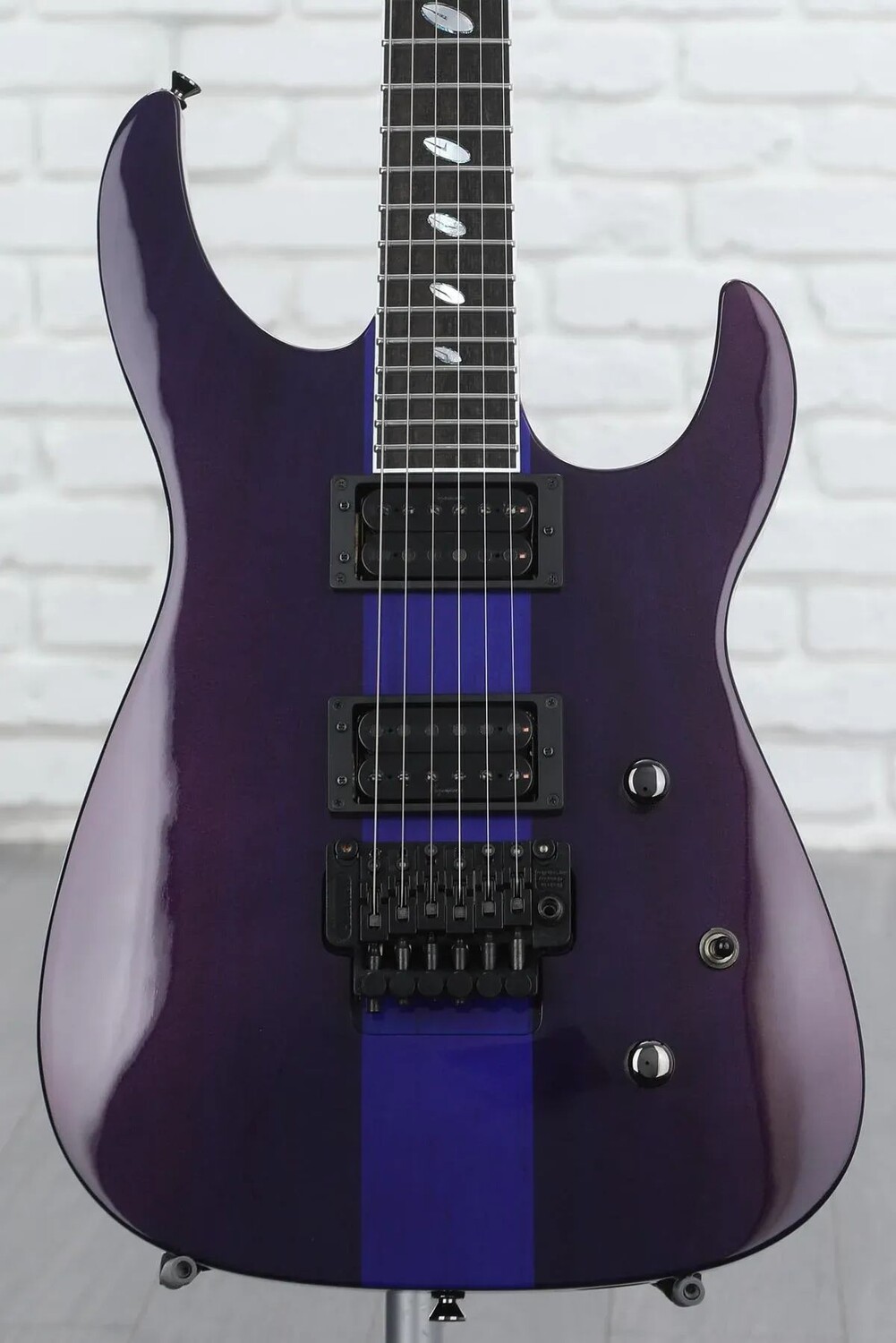 

Гитары Caparison Dellinger II Prominence EF - Trans Spectrum Blue