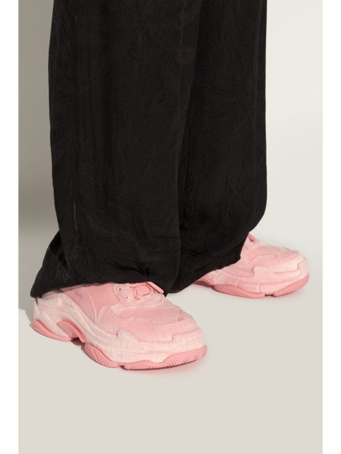 

Balenciaga кроссовки Triple S со вставками на шнуровке, розовый