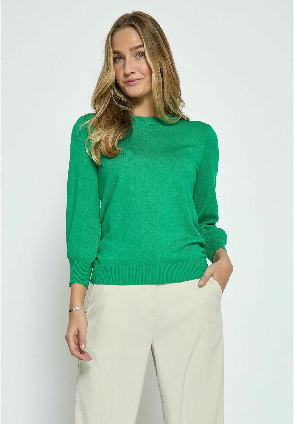 Вязаный свитер Minus, цвет golf green