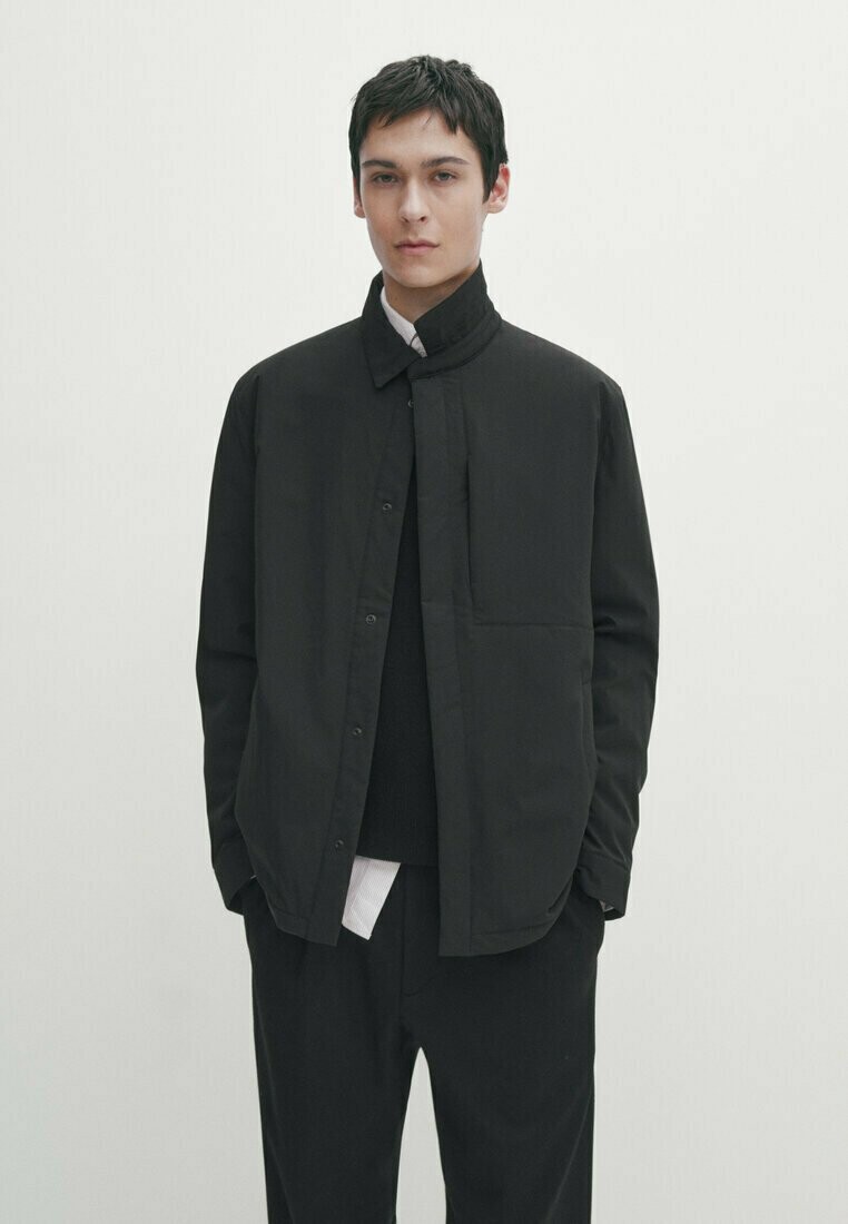 

Демисезонная куртка Massimo Dutti, цвет black