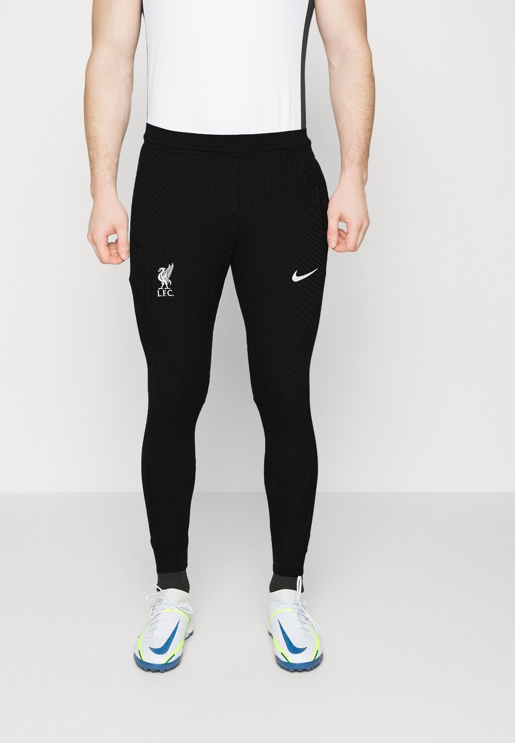 

Спортивные брюки Nike