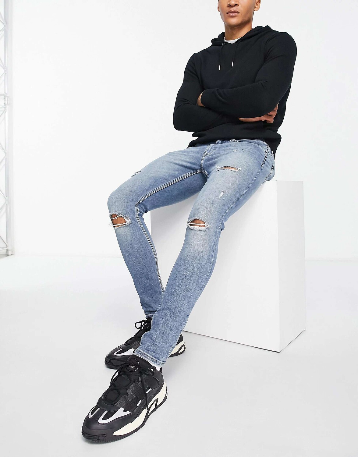 

Синие рваные джинсы River Island