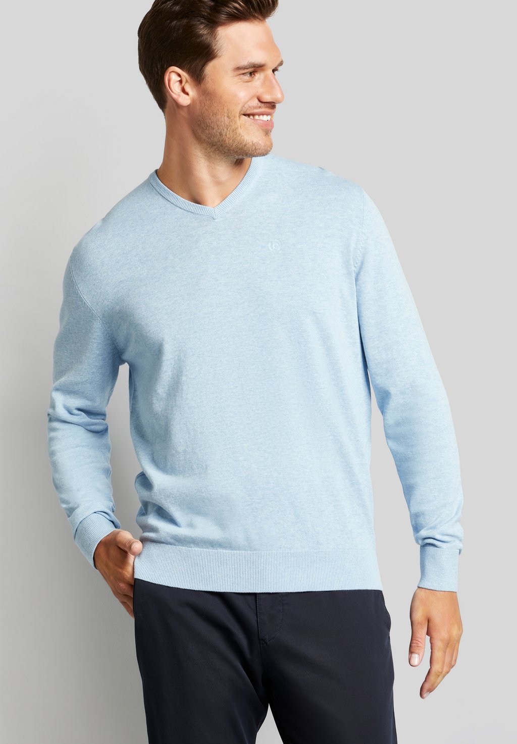 Вязаный свитер V-NECK bugatti, цвет hellblau