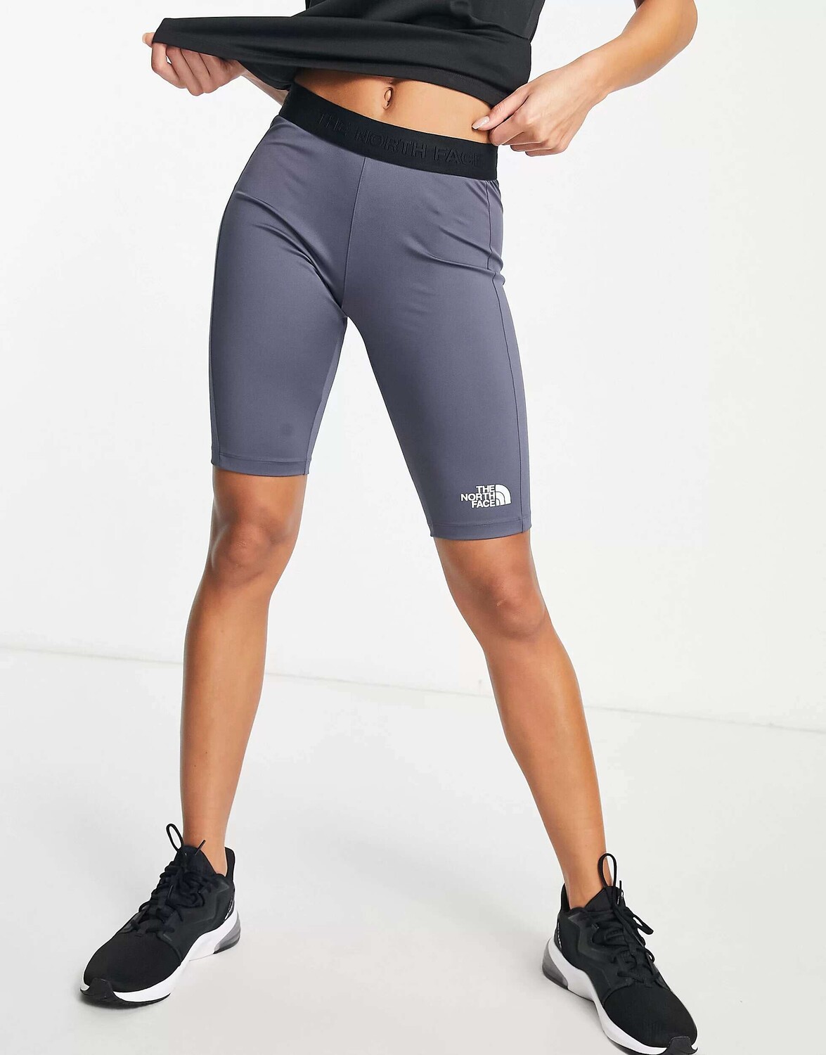 

Серые шорты с высокой талией The North Face Training