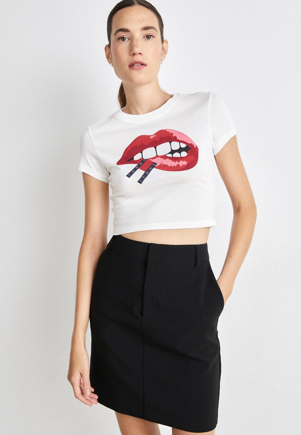 

Футболка с принтом SLIM WASHED LIPS TEE Tommy Jeans, белый