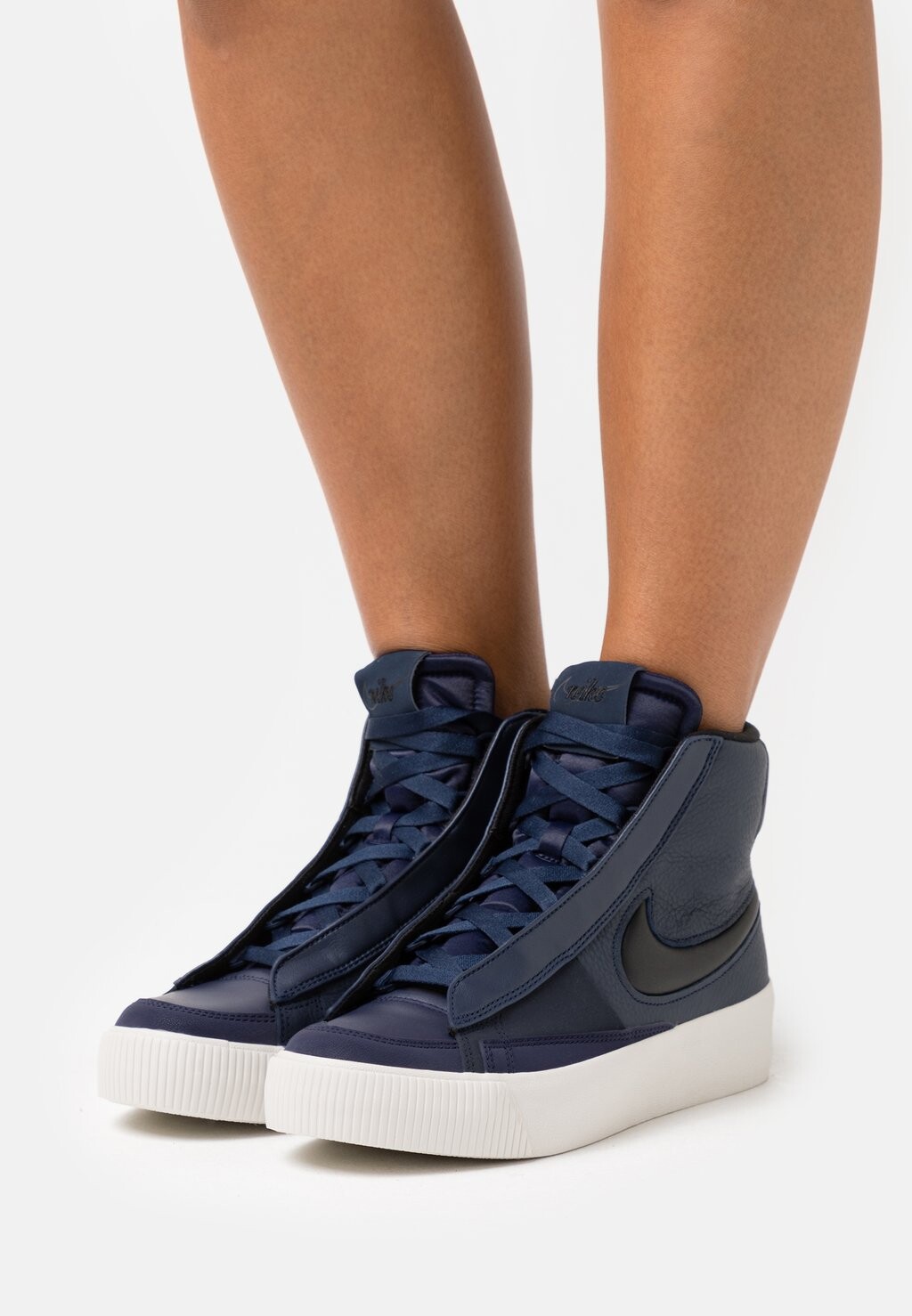 

Высокие кроссовки Nike