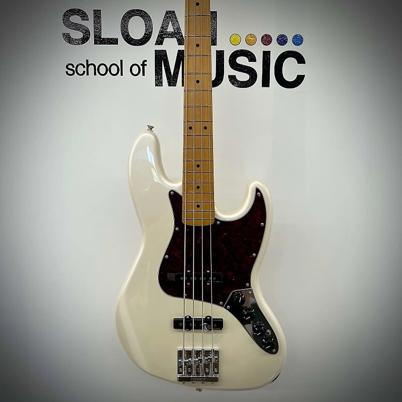 

Басс гитара Fender Player Plus Active Jazz Bass -- Olympic Pearl White