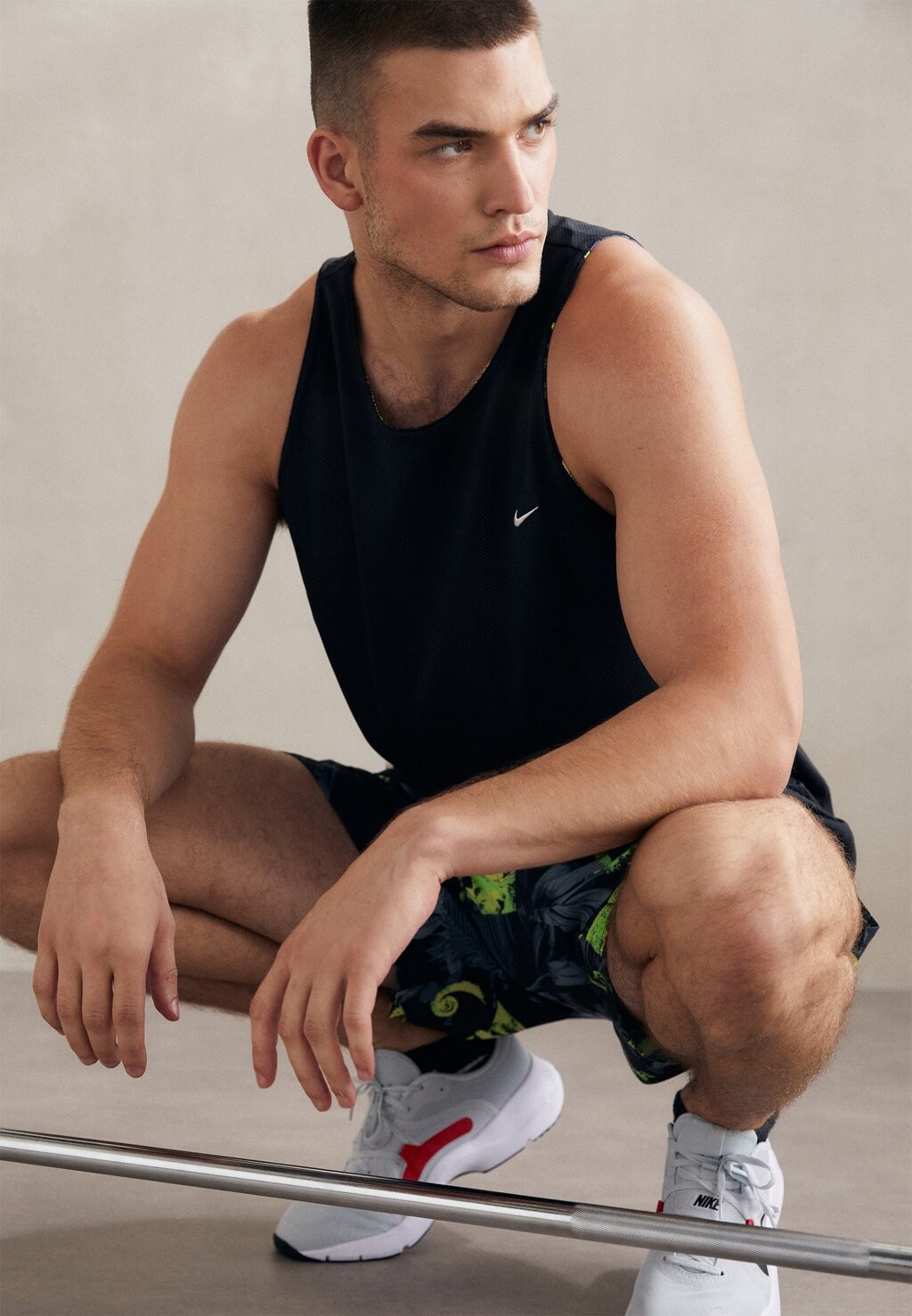 

Верх TANK Nike, черный/лаймовый бласт/черный