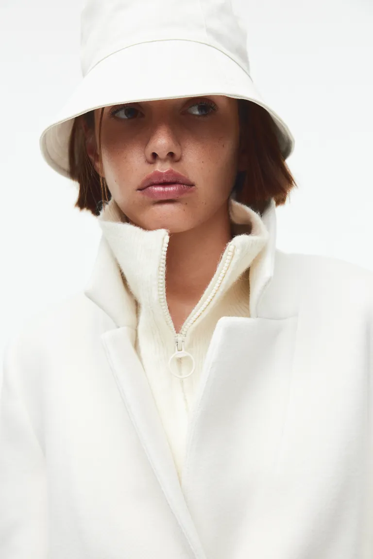 

Пальто с поясом H&M, бежевый