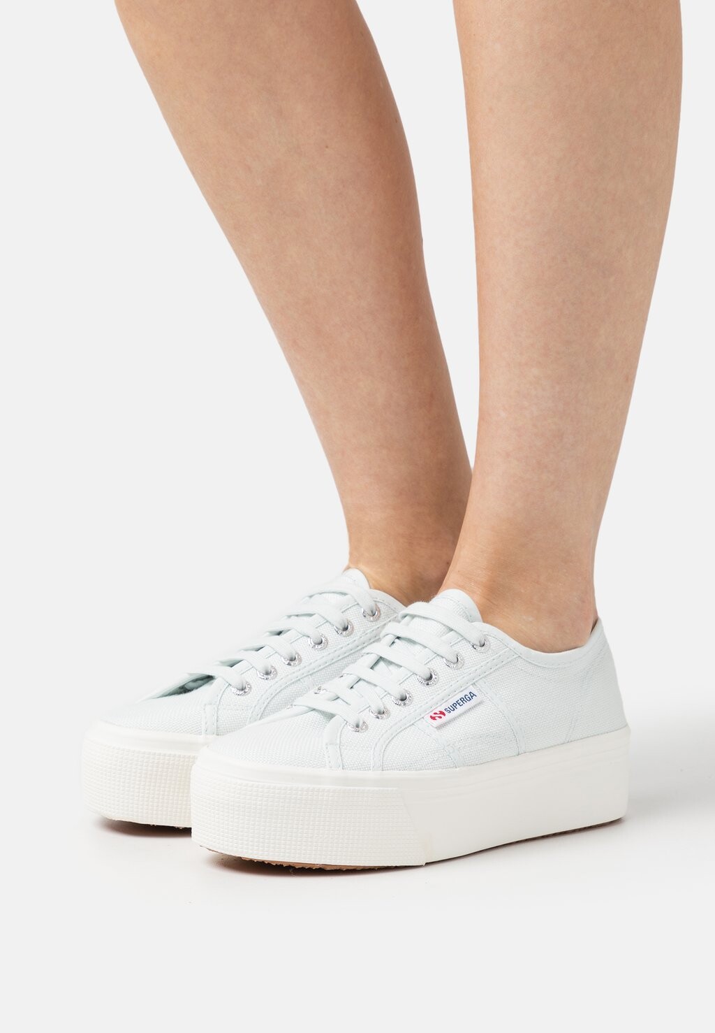 

Кроссовки Superga