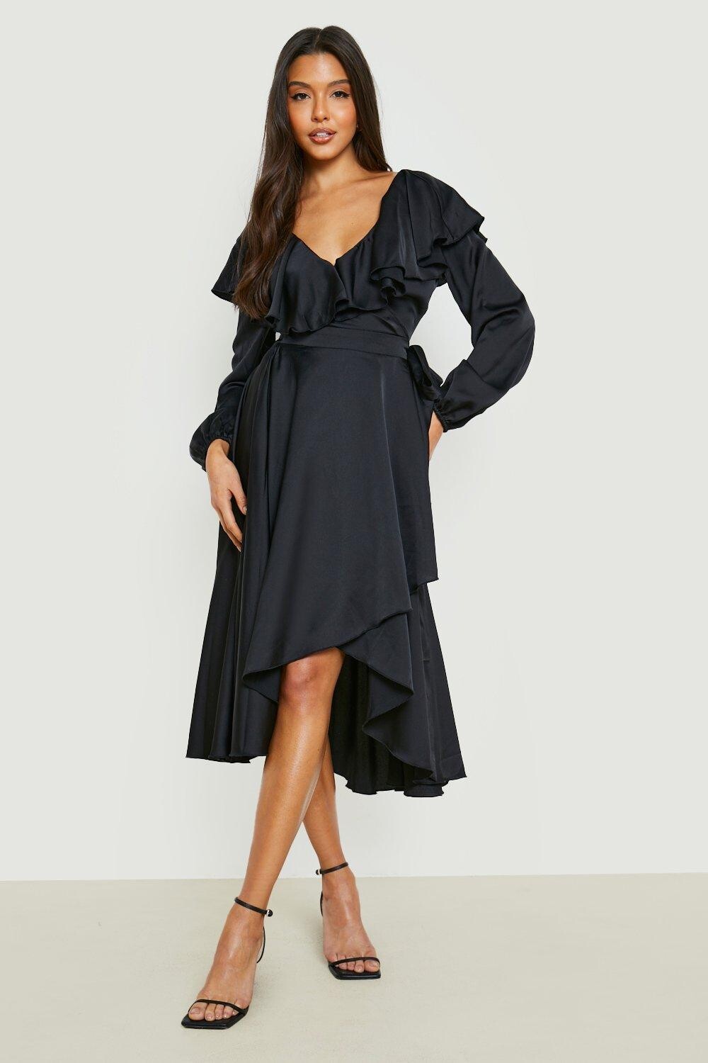 

Платье с длинными рукавами и атласными рукавами Boohoo, черный