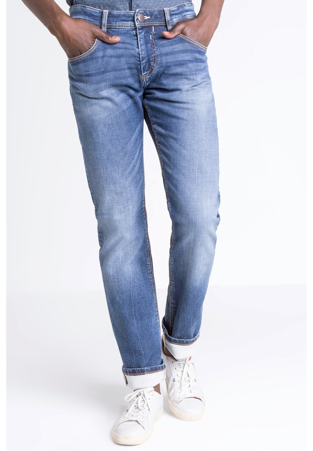 

Джинсы прямого кроя BONOBO Jeans