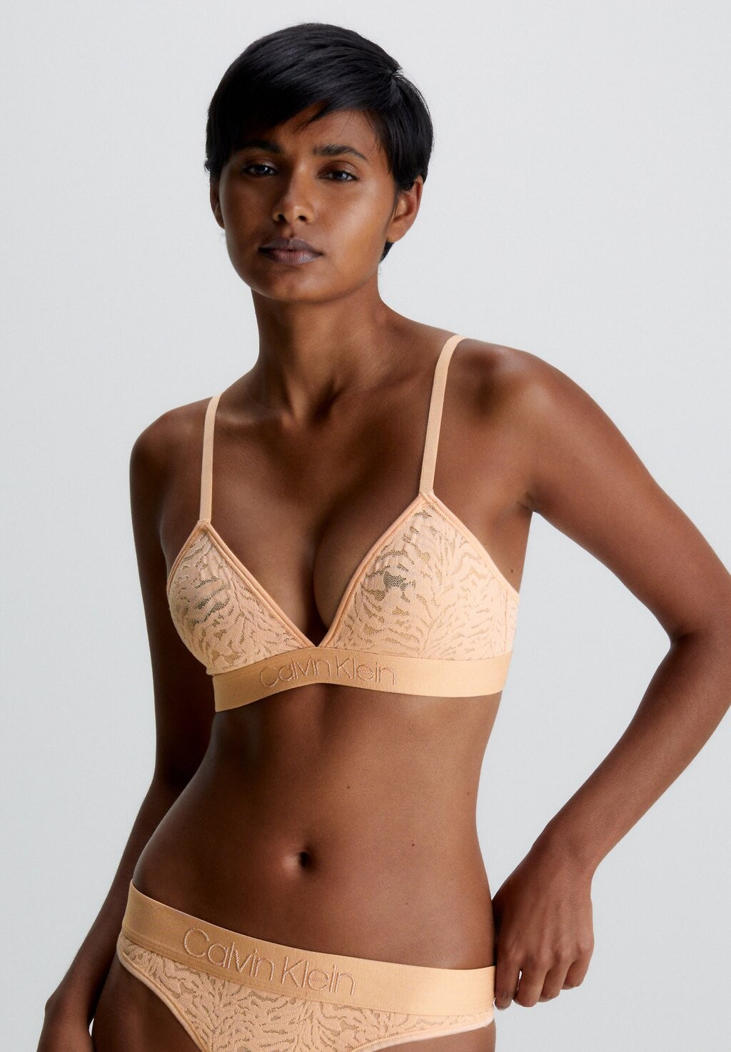 

Бюстгальтер с треугольными чашечками UNLINED Calvin Klein Underwear, каменно-серый
