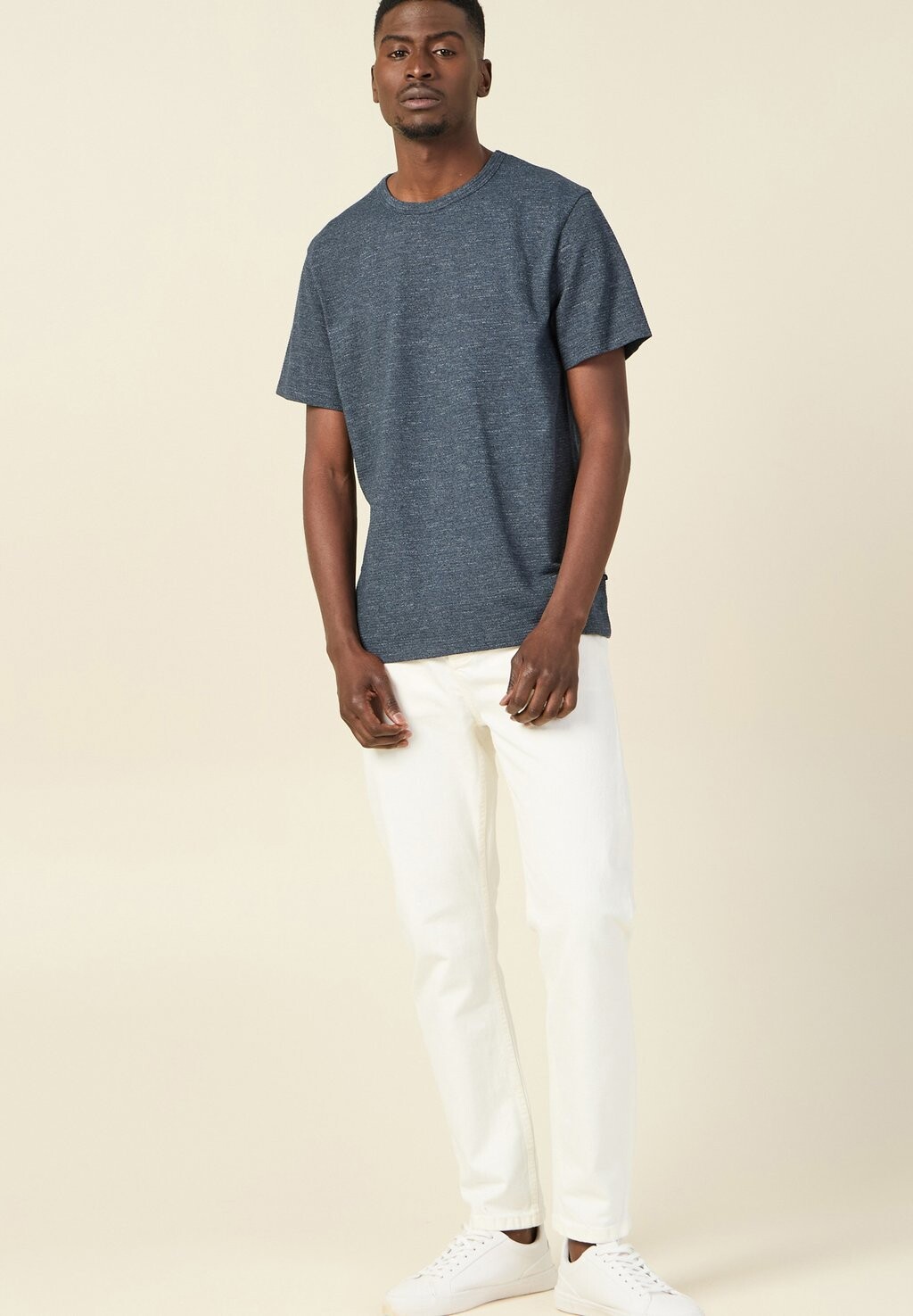

Базовая футболка KURZÄRMELIGES BONOBO Jeans, сине-черный деним
