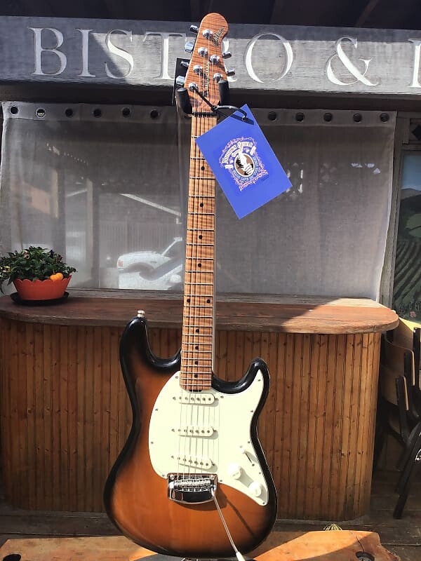 

Электрогитара Music Man cutlass 2021 sunburst