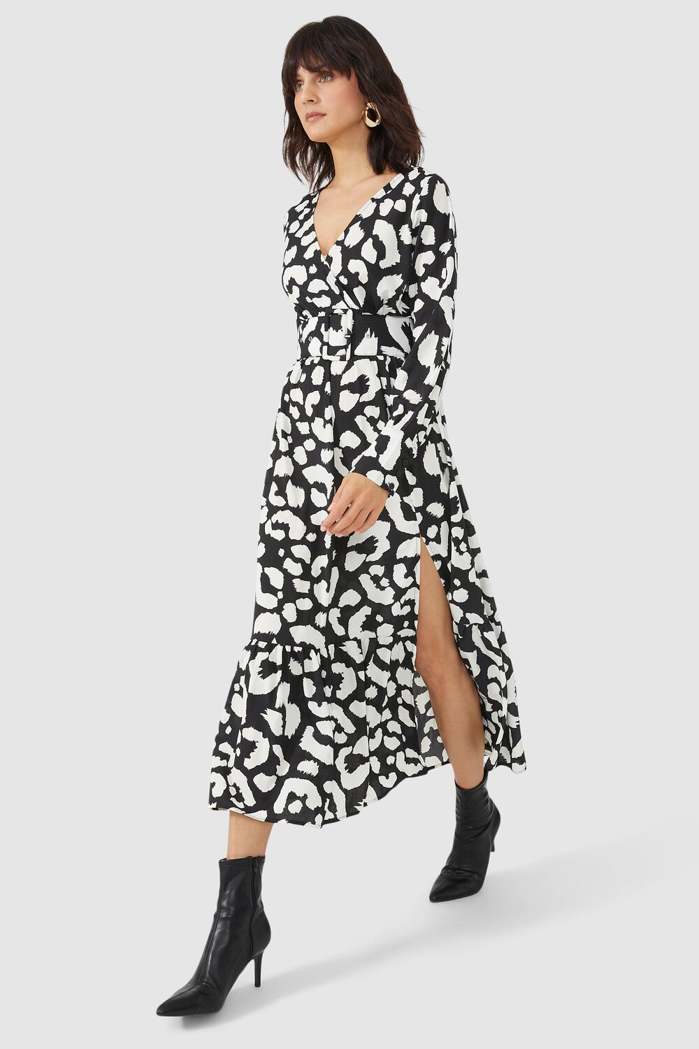 

Платье с поясом и животным принтом Debenhams, черный