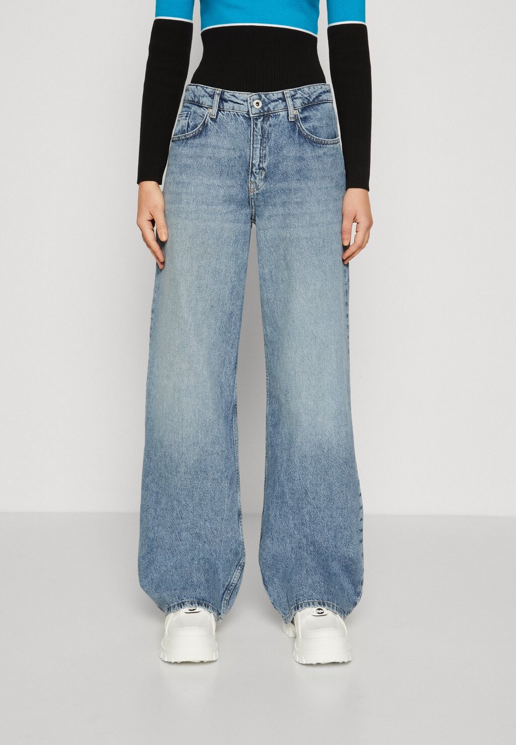 

Джинсы свободного кроя Karl Lagerfeld Jeans, цвет marble mid blue
