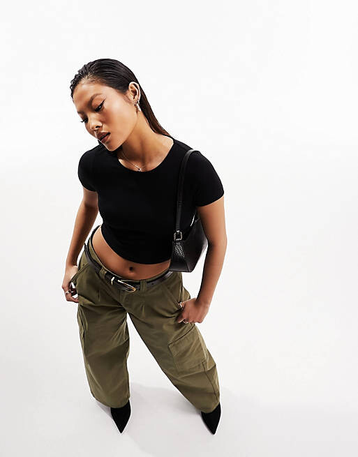 

Черная укороченная футболка приталенного кроя ASOS DESIGN Petite, Черный