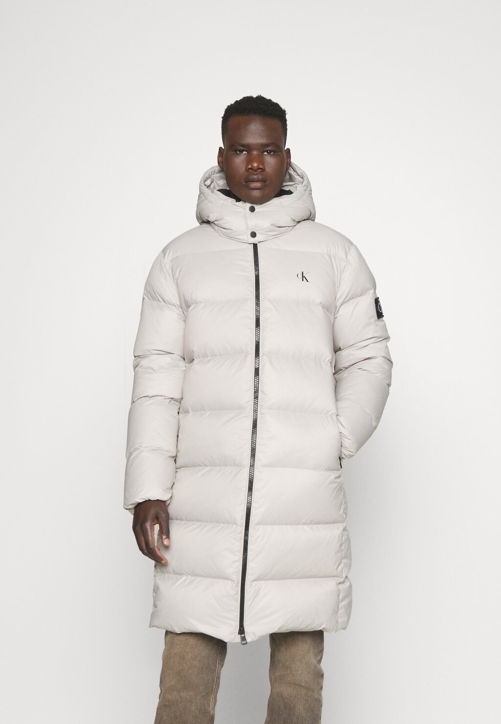 

Зимнее пальто Calvin Klein Jeans, серый