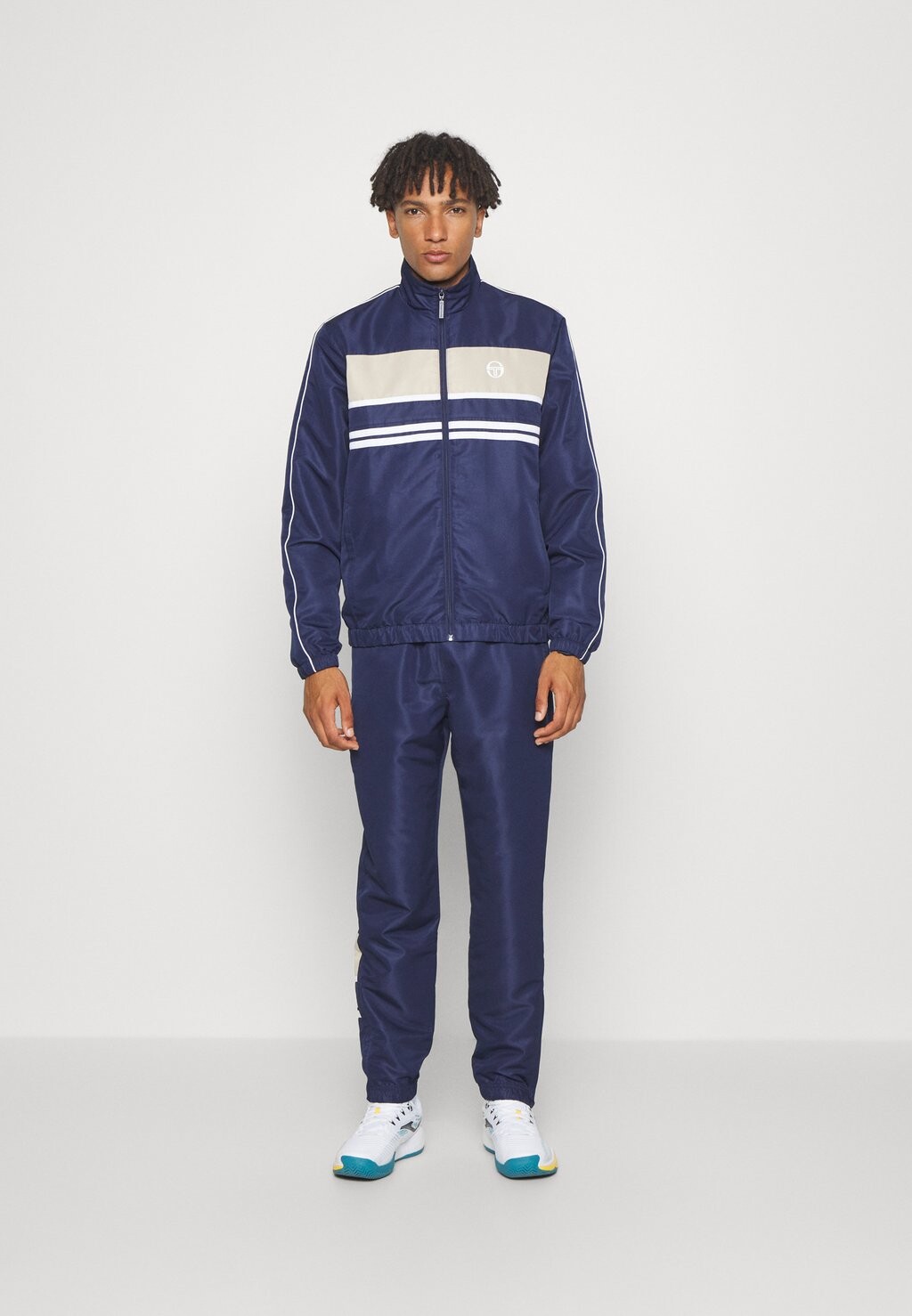 

Спортивный костюм Sergio Tacchini