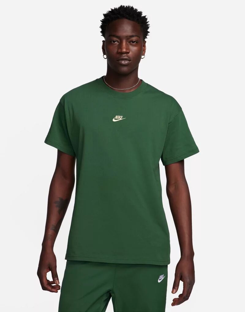Темно-зеленая футболка Nike Club Vignette