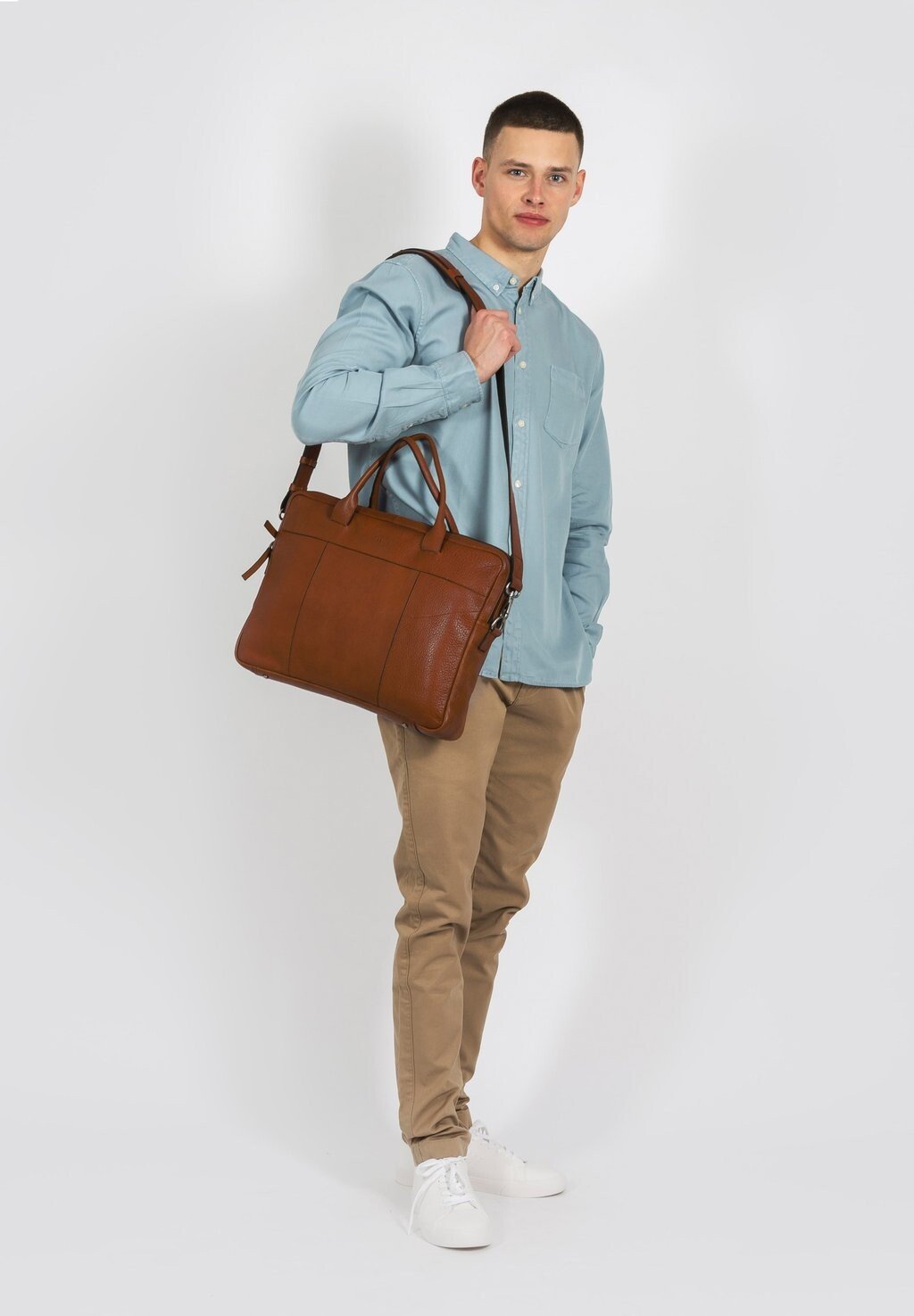 

Портфель STILLRICHARD BRIEF 2 ROOM Still Nordic, цвет brandy
