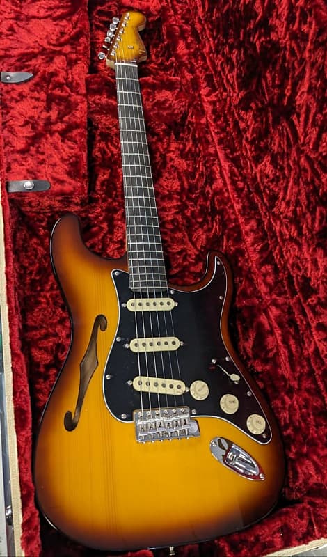 цена Электрогитара Fender Limited Edition Suona Stratocaster Thinline, Ebony Fingerboard, Violin Burst 2023