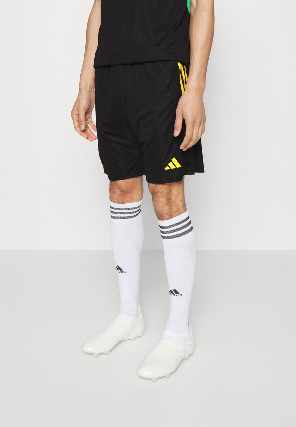 

Спортивная футболка Adidas
