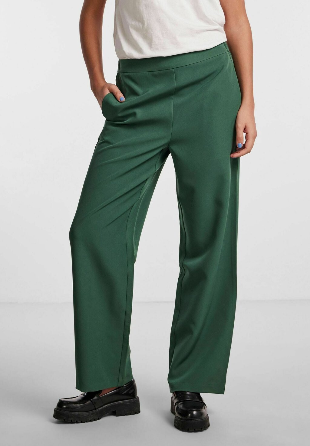 

Брюки BOSSY WIDE PLAIN PANT Pieces, трекинговый зеленый