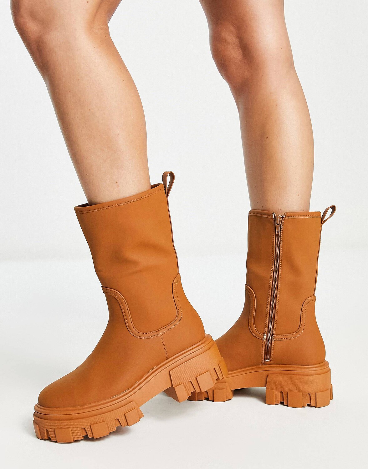 

Коричневые массивные ботинки без застежки ASOS DESIGN Acton