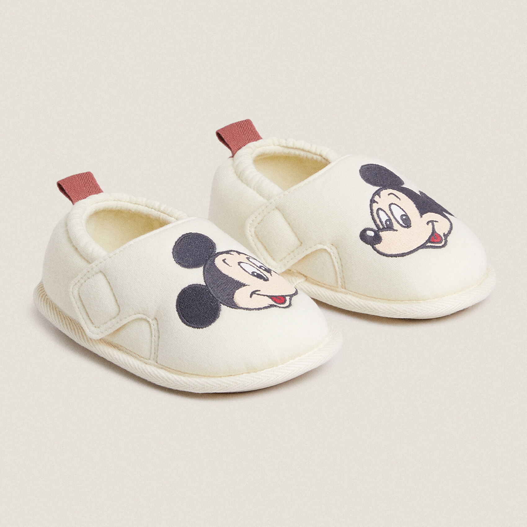 Детские тапочки Zara Home Disney Mickey Mouse, бежевый цена и фото