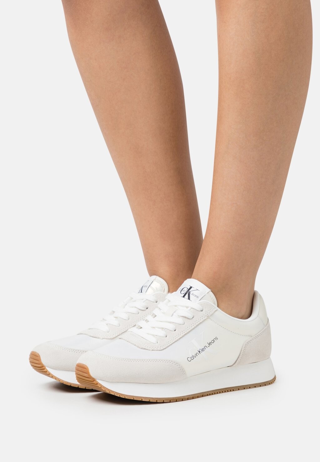 

Кроссовки Calvin Klein Jeans Retro Runner Low Ny Pearl, кремово-белый / яичная скорлупа