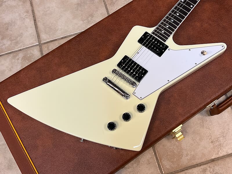 

Электрогитара Gibson '70s Explorer Classic White 2022 '70s Explorer Electric Guitar Classic White