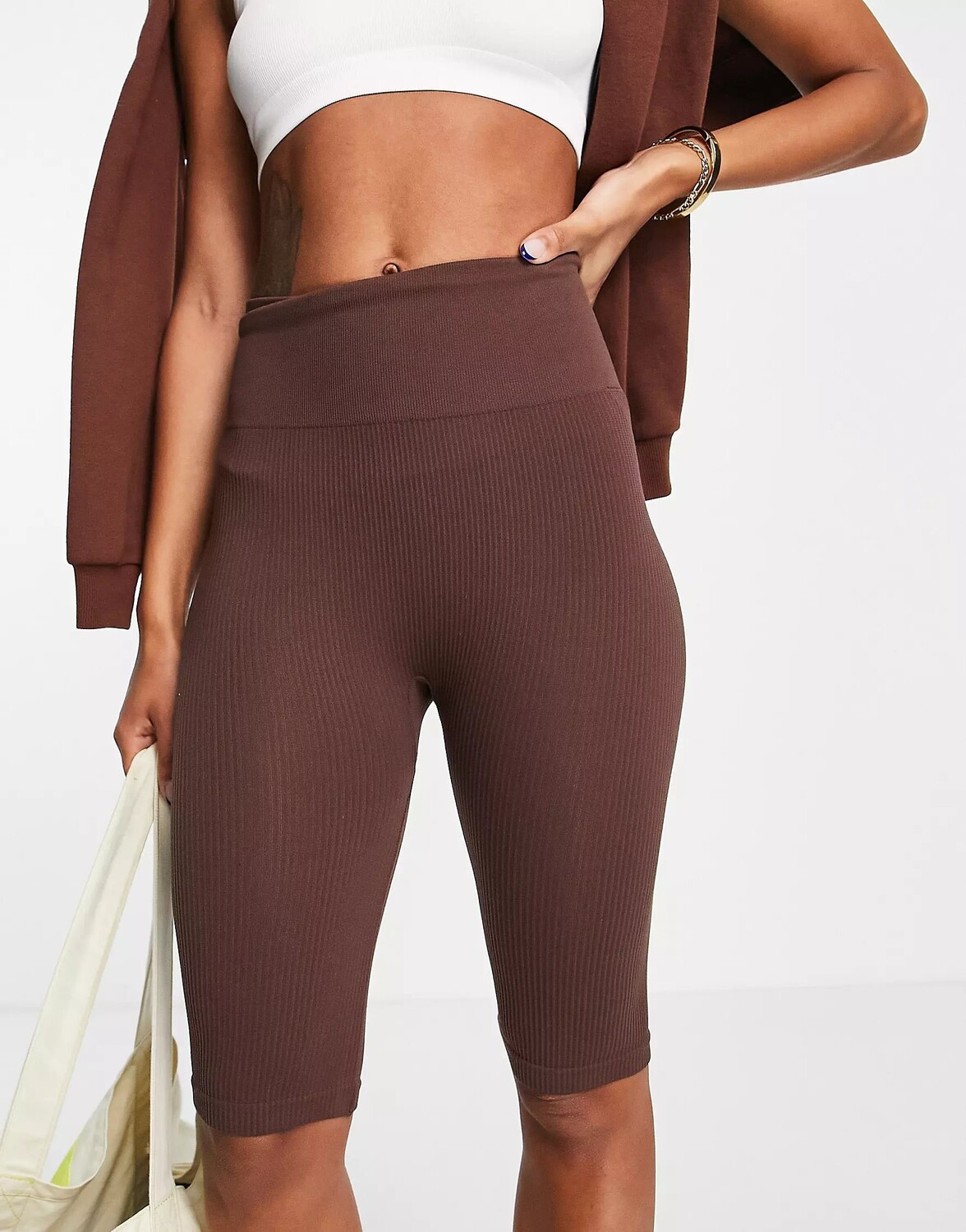 

Леггинсы Stradivarius Seamless Ribbed Short, коричневый