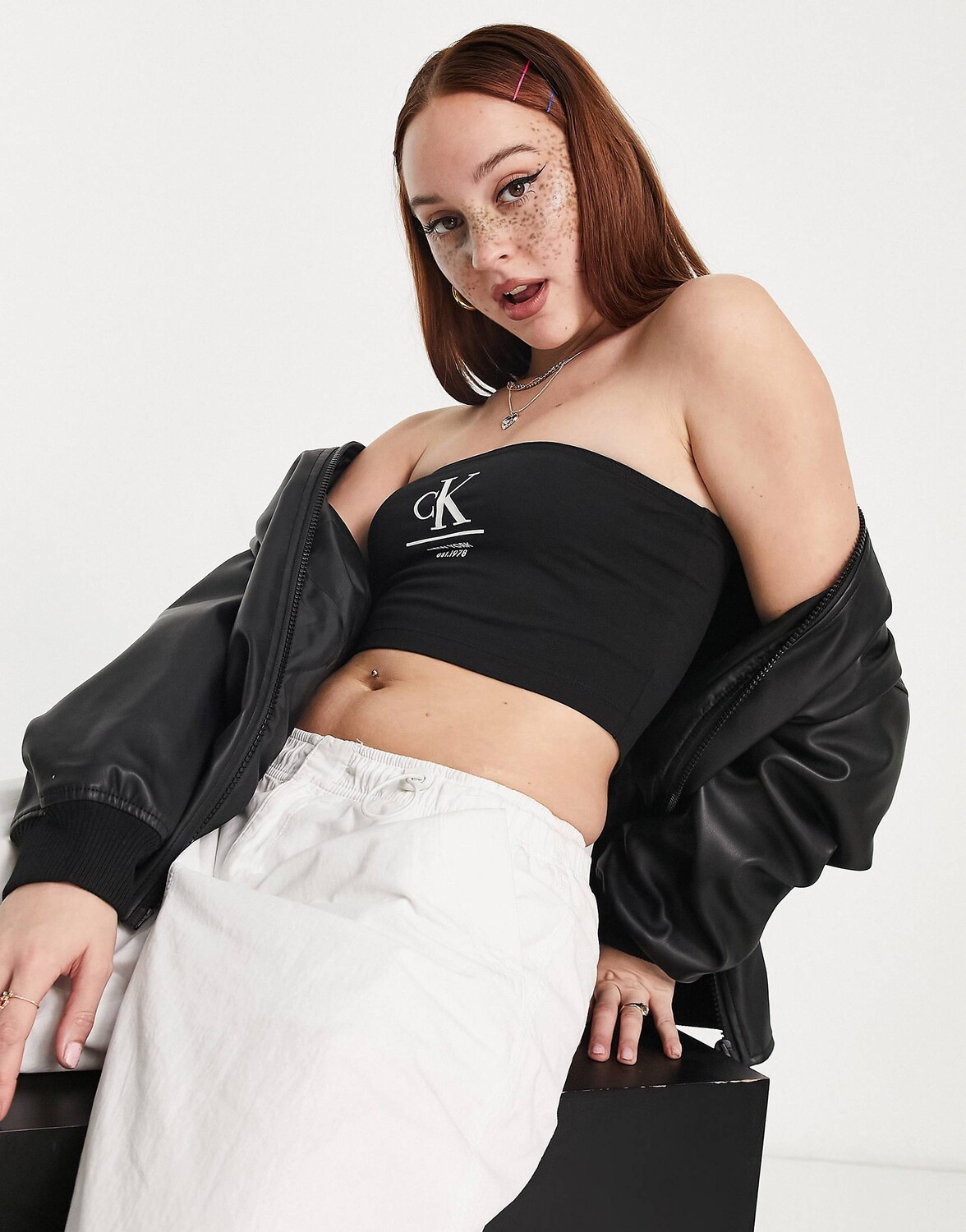 

Черный топ без рукавов Calvin Klein Jeans