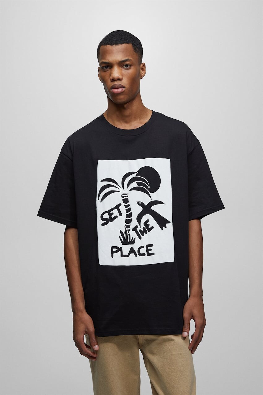 

Футболка с короткими рукавами и принтом Pull&Bear, черный