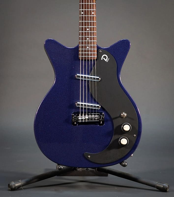 Электрогитара Danelectro '59M NOS+ Purple Metalflake электрогитара danelectro blackout 59 nos electric guitar purple metalflake