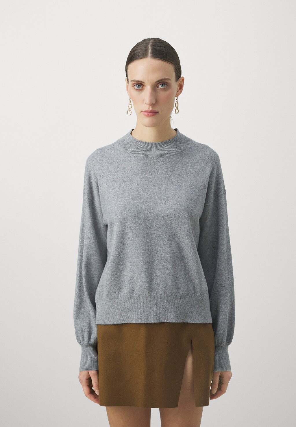 

Свитер МОКНЕК FTC Cashmere, опаловый серый