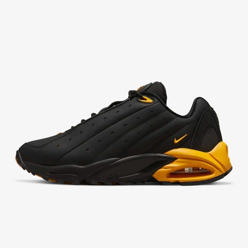 

Кроссовки Nike Nocta Hot Step, черный/золотой (Размер 38 RU)