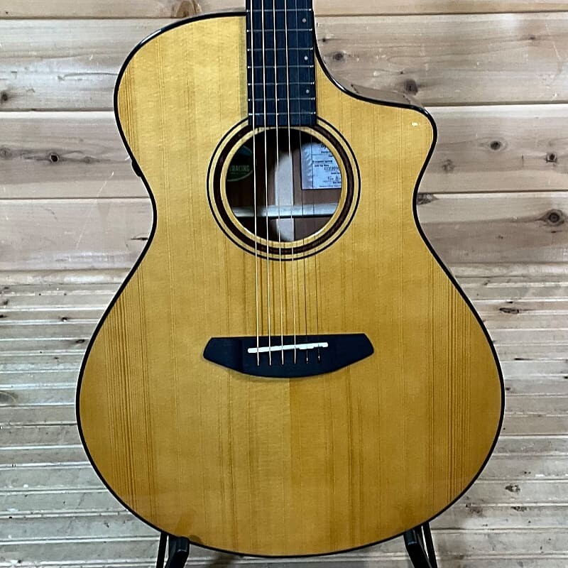 

Акустическая электрогитара Breedlove Performer Pro Concert Aged Toner CE - Natural Performer Pro Concert Aged Toner CE Acoustic Electric Guitar - Natural