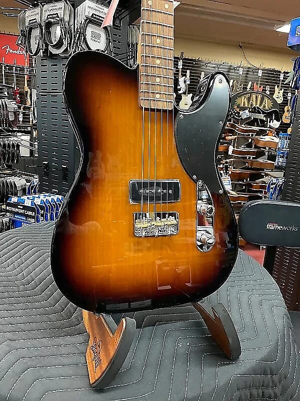 

Fender Noventa Telecaster Pao Ferro 2 Tone Sunburst