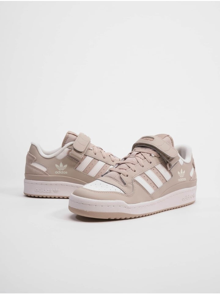 

Кроссовки на шнуровке Adidas originals, цвет beige/white/black
