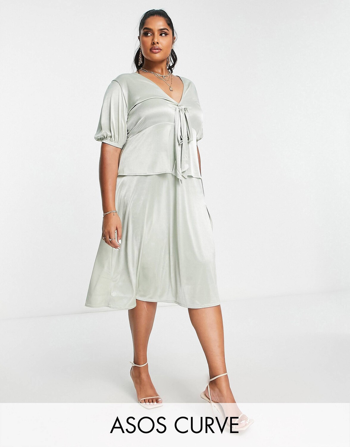 

Атласное платье миди с глубоким вырезом и разрезом на бедрах ASOS DESIGN Curve с глубоким вырезом и завязками спереди