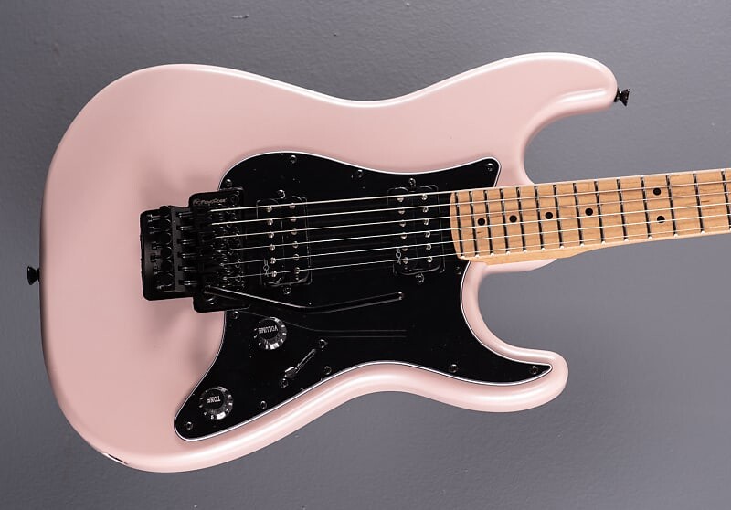 

Contemporary Stratocaster HH FR - Shell Pink Pearl Squier