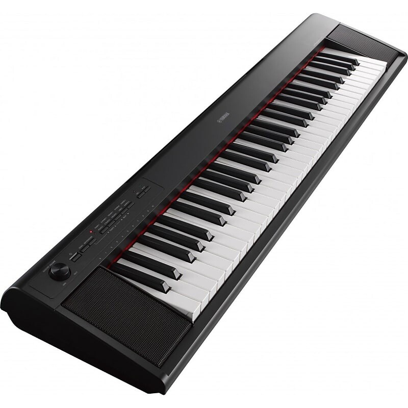 

Yamaha Piaggero NP12B 61-клавишная цифровая клавиатура с набором для выживания NP12B KIT