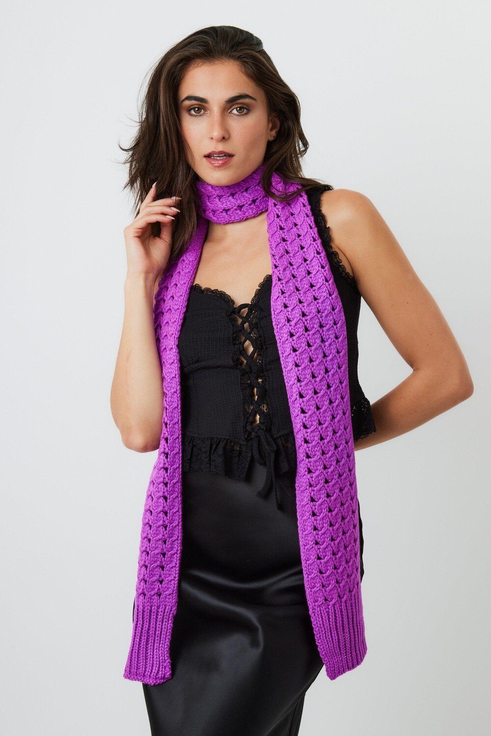 

Узкий шарф крючком My Accessories London, фиолетовый