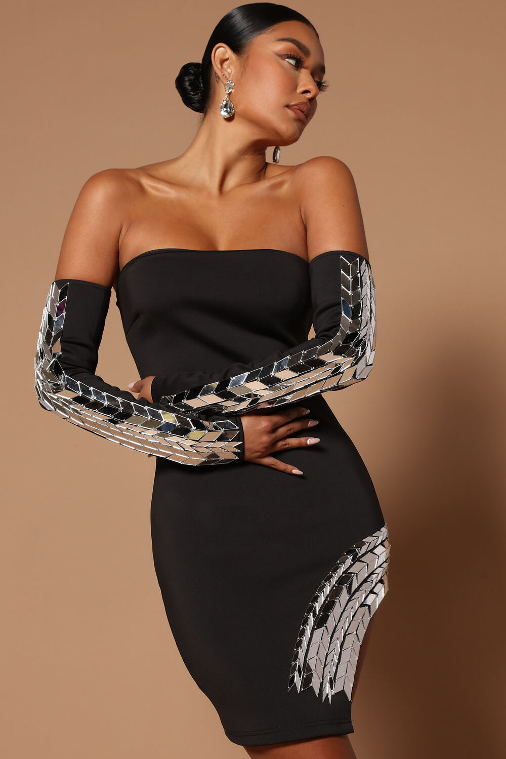 

Мини платье Fashion Nova GW22X2021, черный