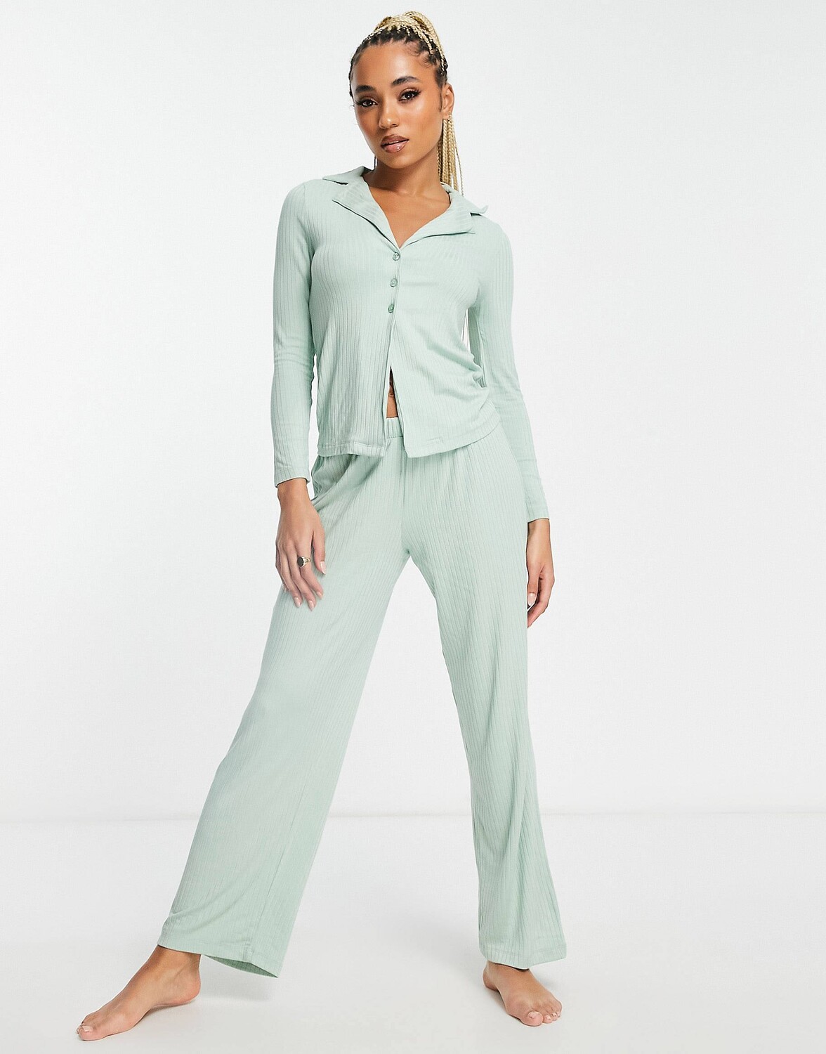 

Зеленый комплект из рубашки и брюк в рубчик ASOS DESIGN