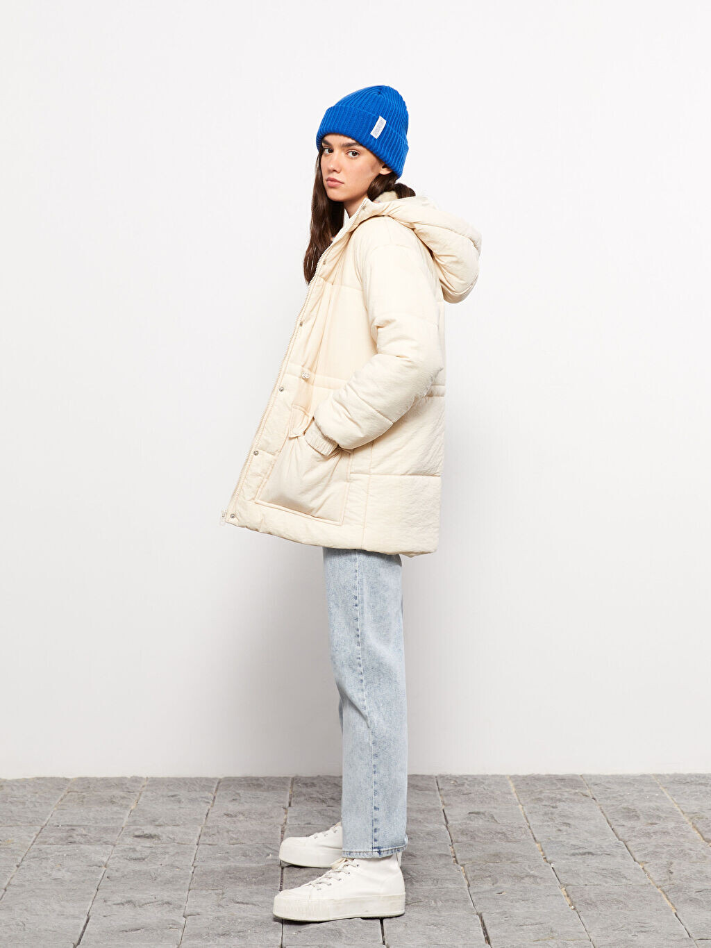 

Однотонный женский пуховик с капюшоном и длинными рукавами LCW Casual, Белый