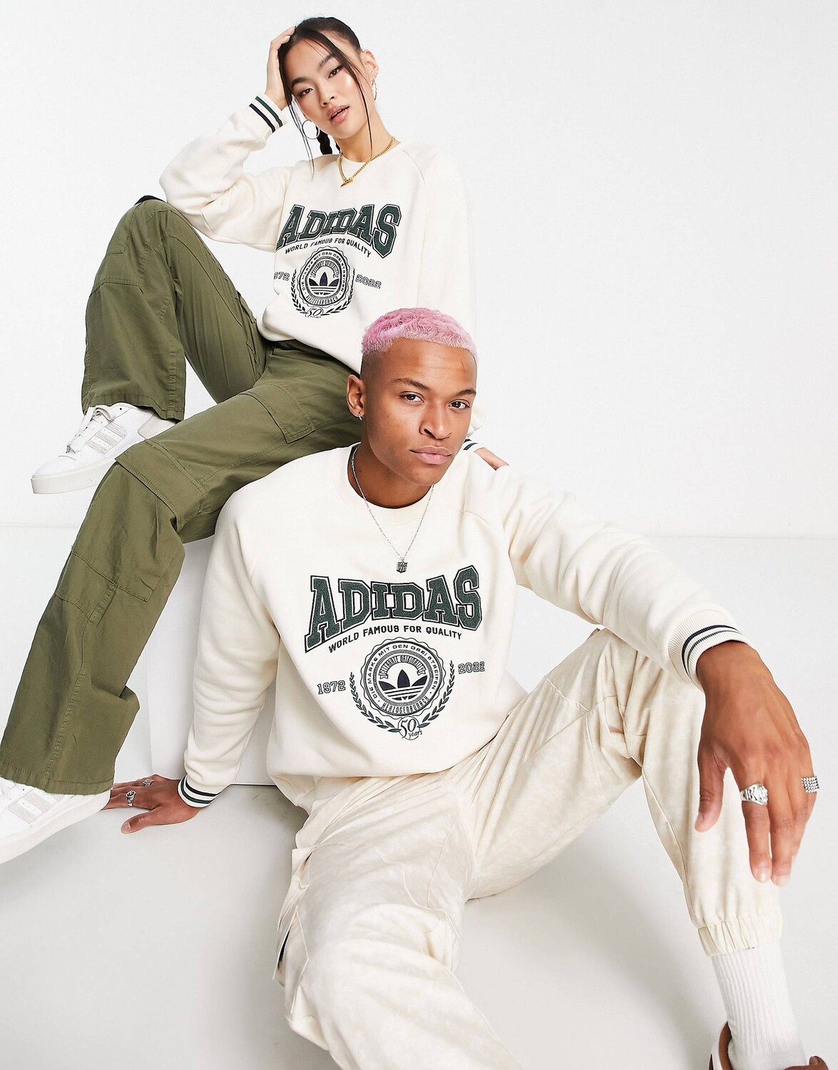 

Белая толстовка унисекс с большим логотипом adidas Originals 'Preppy Varsity'